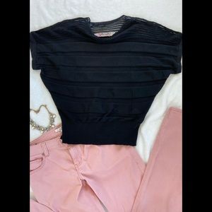 BLACK LIGHT WEIGHT SWEATER